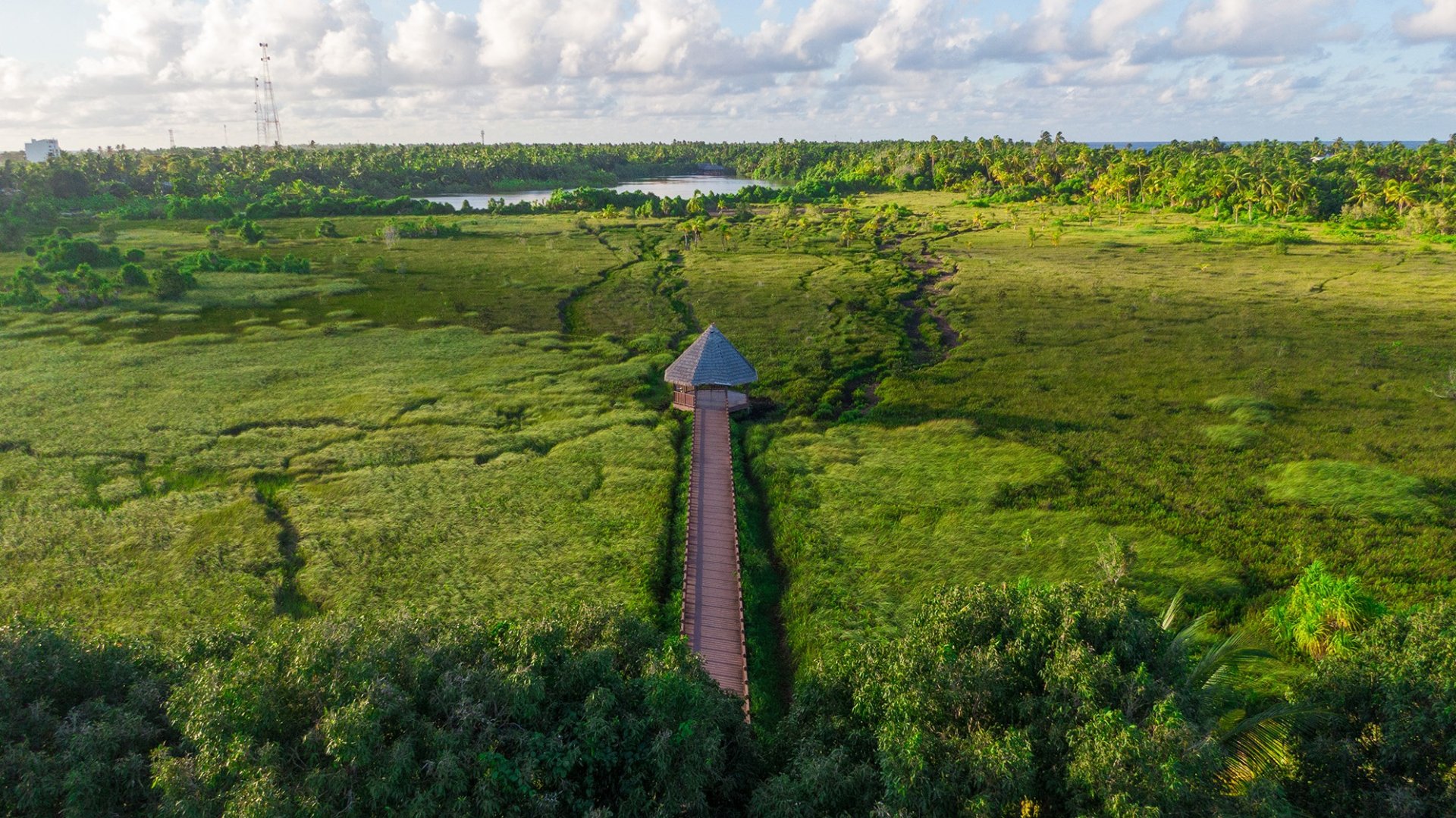 ފުވައްމުލަކު މާލެގަމު އަވަށު ނޭޗާ ޕާކުގައި ހަދާފައިވާ ބޯޑު ވޯލްކް