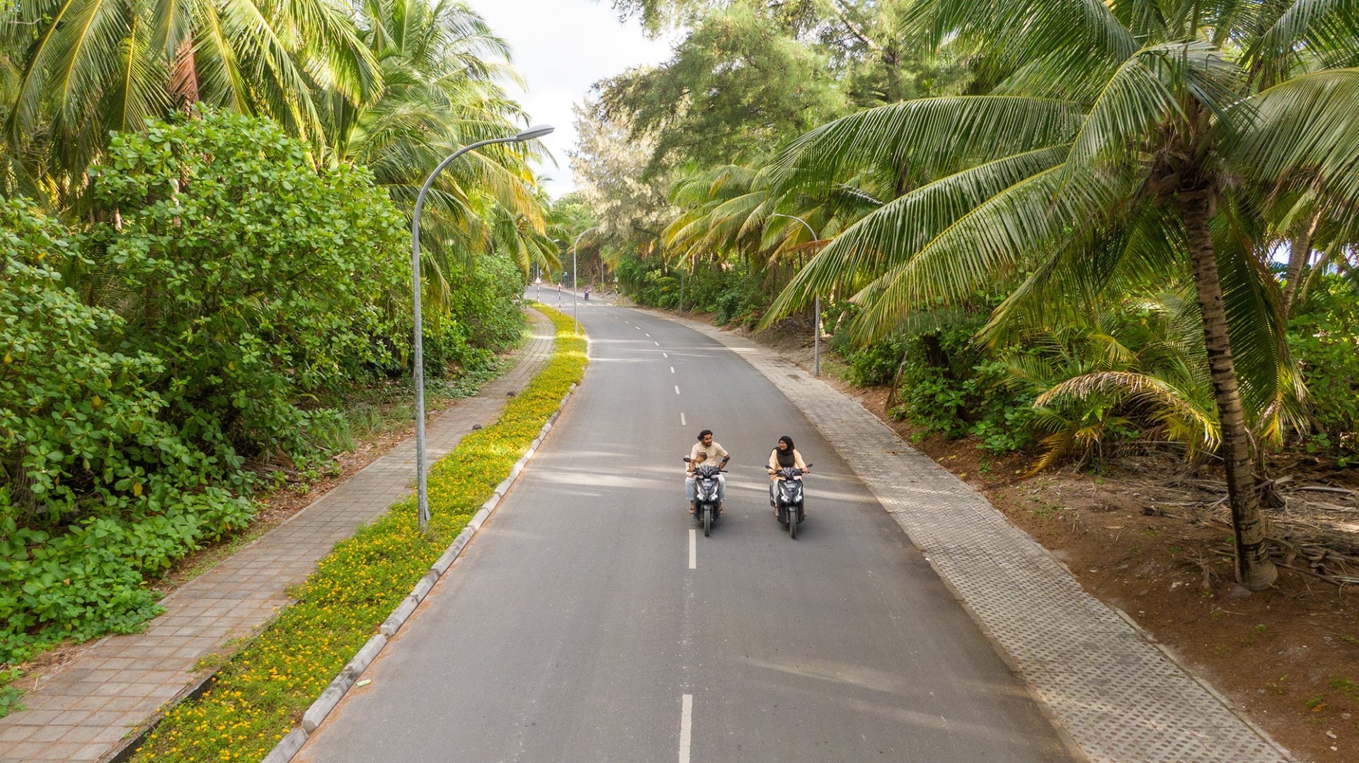 ފުވައްމުލަކުގައި ތާރު އަޅައިގެން ހަދާފައިވާ ރިންގު ރޯޑު.