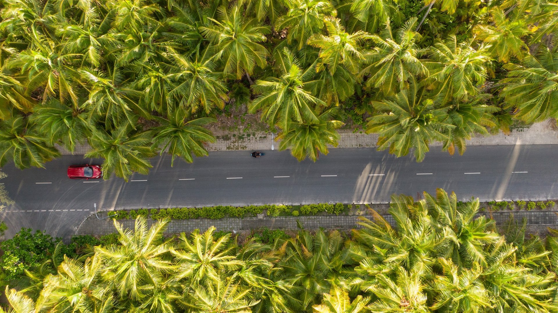 ފުވައްމުލަކުގައި ތާރު އަޅައިގެން ހަދާފައިވާ ރިންގު ރޯޑު.